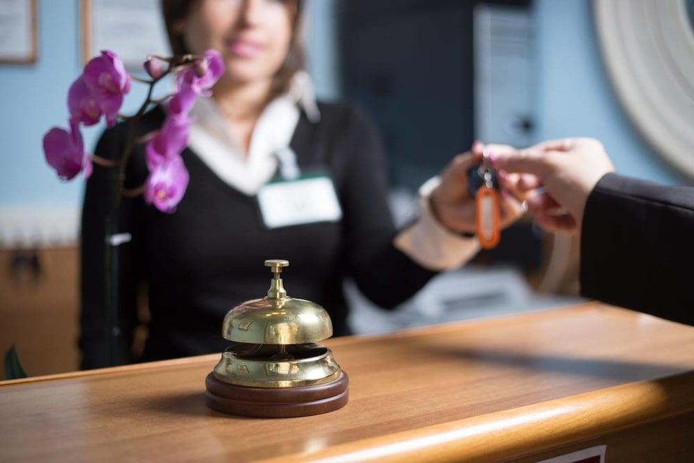 Lodi Apart-hotel Roma